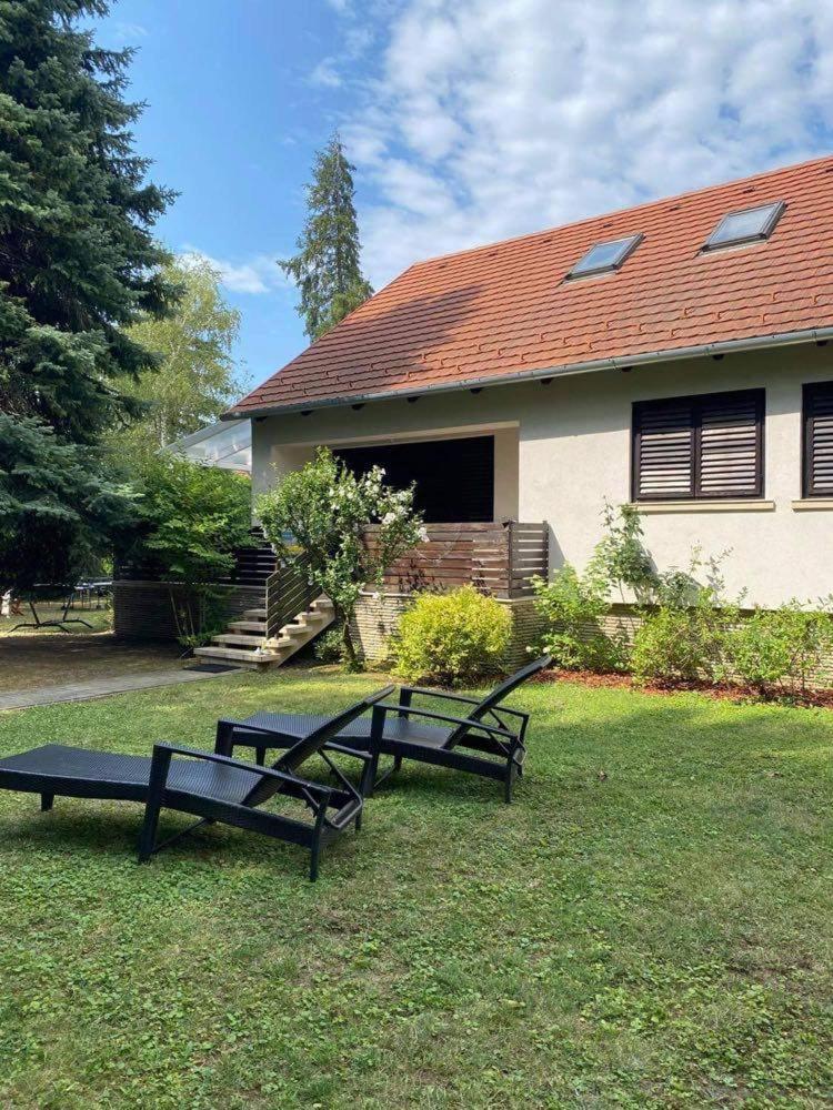 Weber Villa Gyenesdiás エクステリア 写真